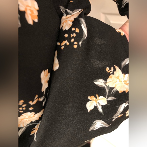 Small - Calvin Klein black print blouse - Picture 3 of 4